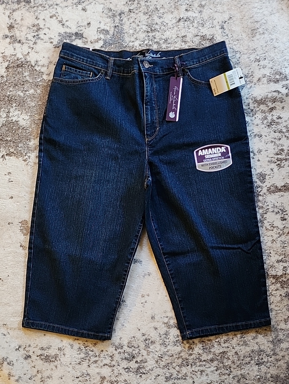 NWT Gloria Vanderbilt Dark Blue Relaxed Women’s Jean Capris Size 14